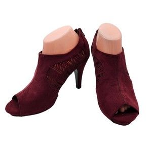 Madden Girl Womens Wine Peep Toe Heel Booties Faux Suede  Size 7.5 Zippers Back